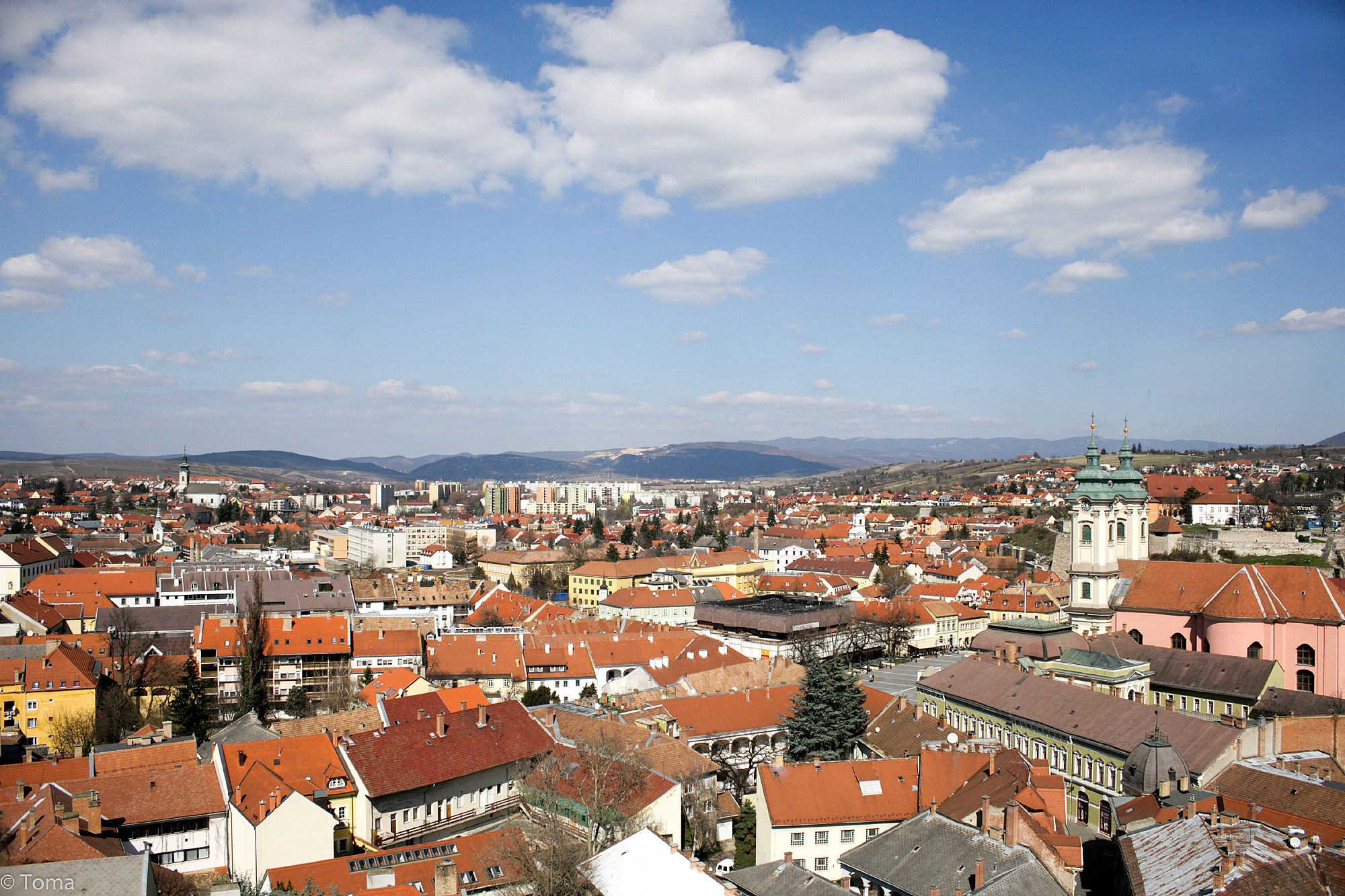 Eger (Photo License: CC BY-NC-ND 2.0)